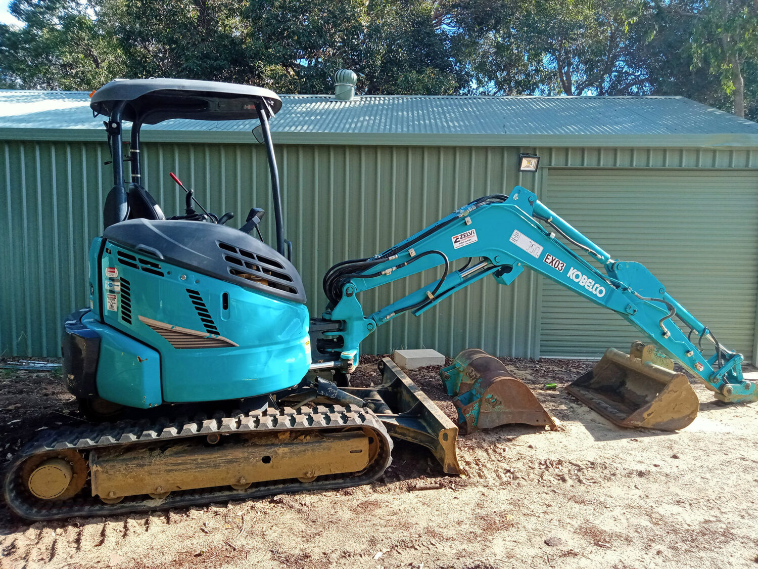 Kobelco-SK35SR-1